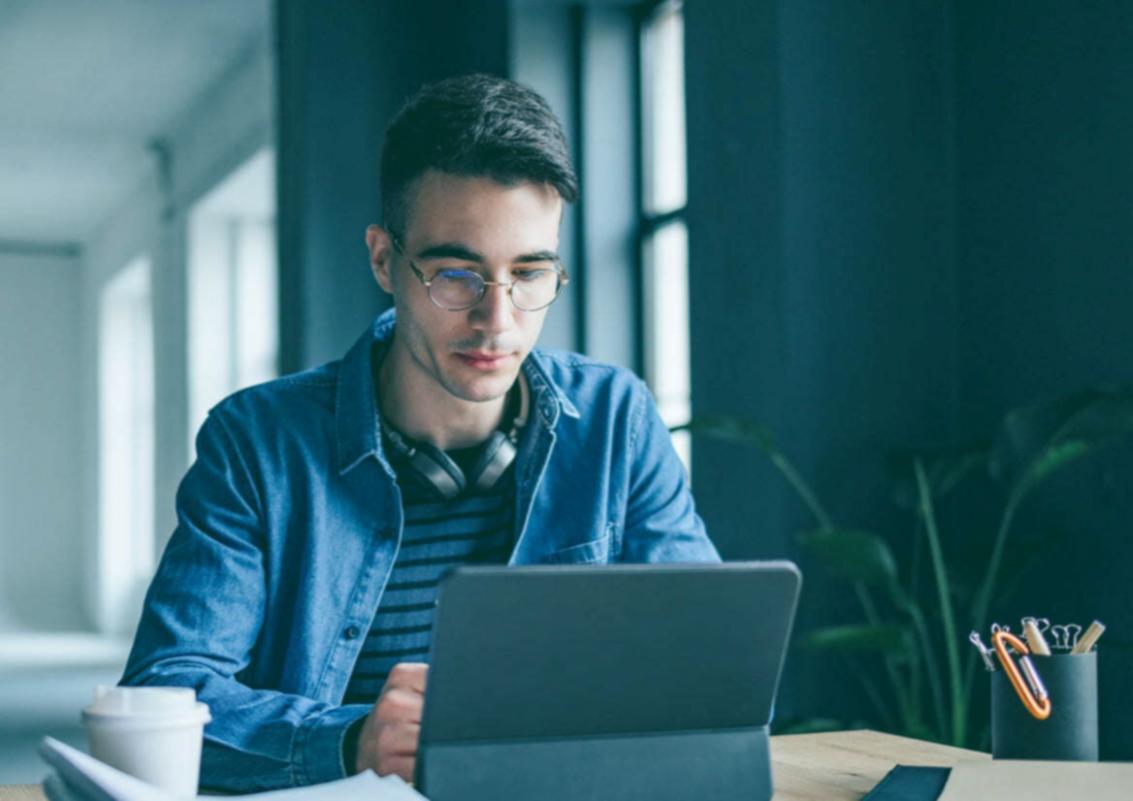 Team bei der Entwicklung neuer Kursinhalte für SEO-Schulungen